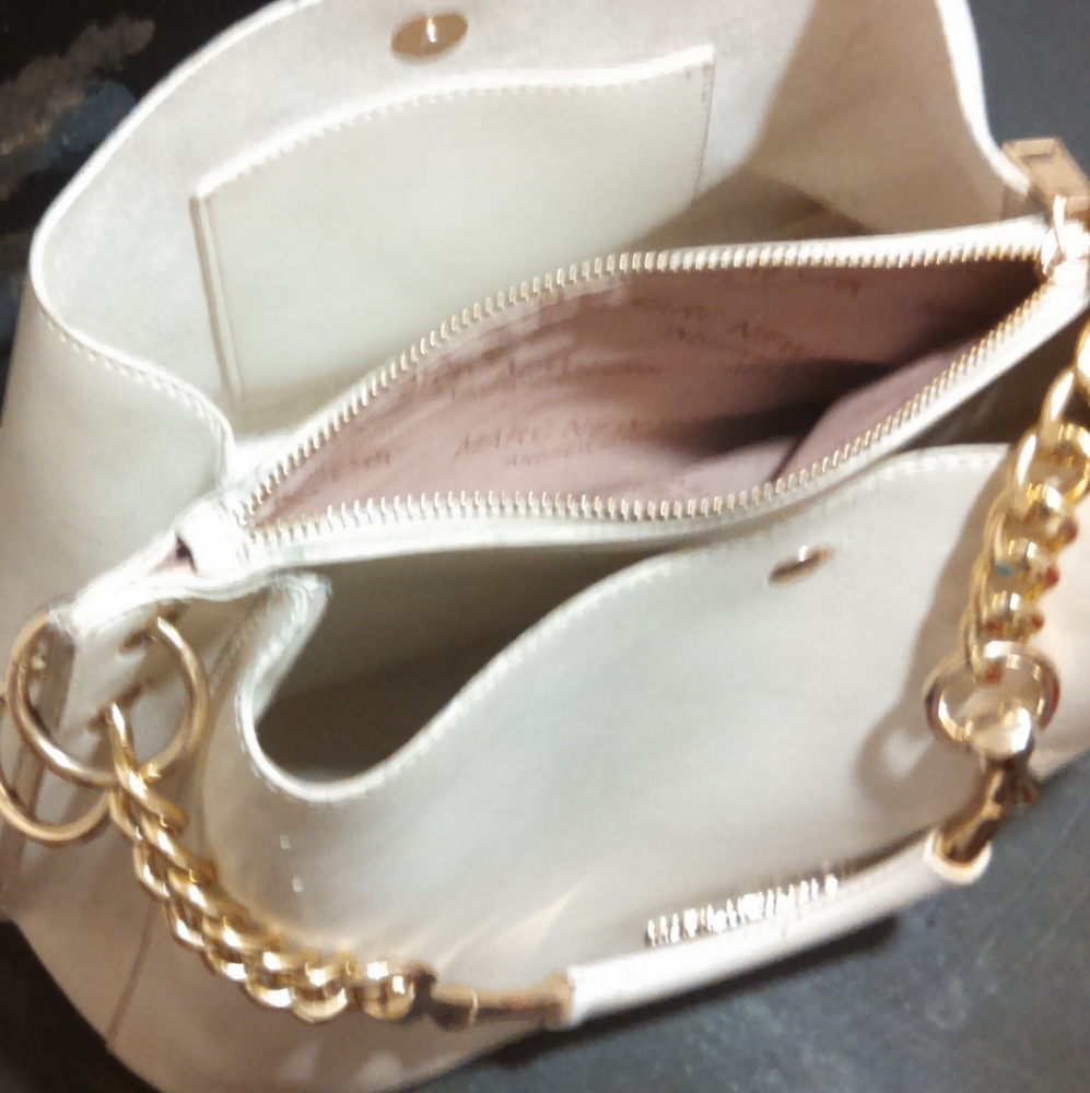 Handbag - Picture 2 of 2